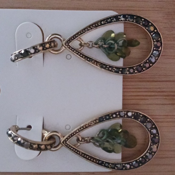 Monet Gold Tone Large Tear Drop Dangle Earrings - Picture 1 of 10